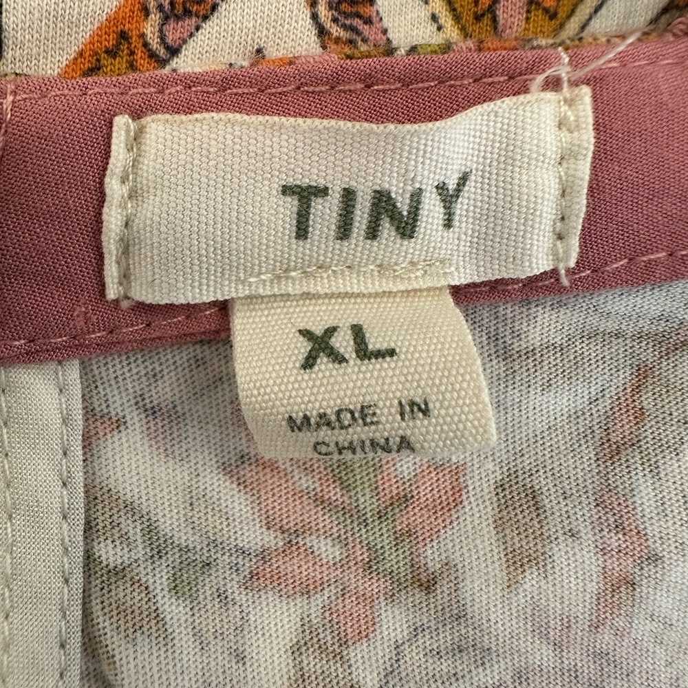 Floral Embroidered Women's Top by Tiny, bought at Anthropologie, Size XL - Picture 5 of 7